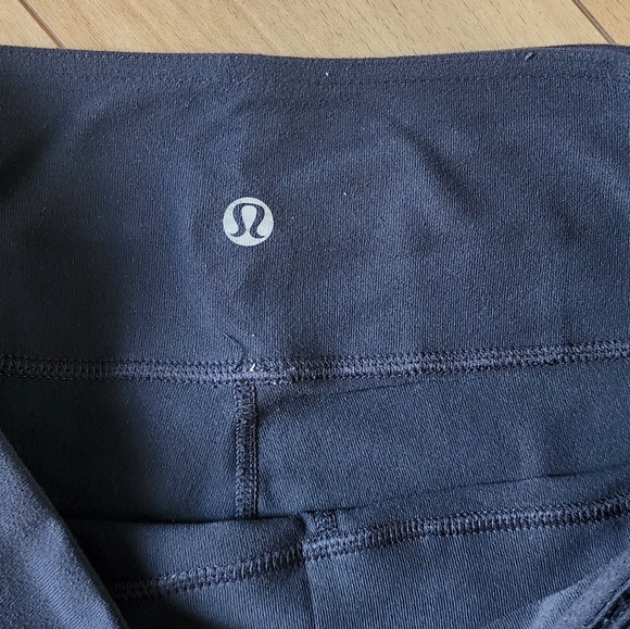 Lululemon Reversible Bootcut Pants Size 6 - Picture 3 of 3